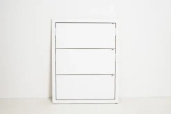 AMBIVALENZ Fläpps Lehnregal weiß