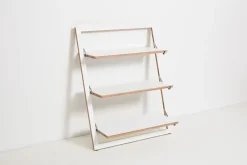 AMBIVALENZ Fläpps Lehnregal weiß