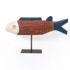 Batela Fisch in Holz in leuchtenden Farben geschnitzt rotbraun