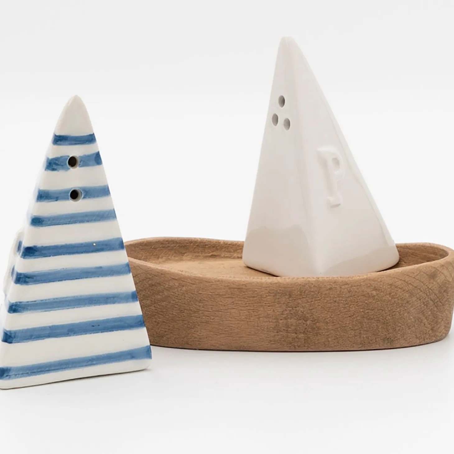 Batela Salz- und Pfefferstreuer Segelboot Design