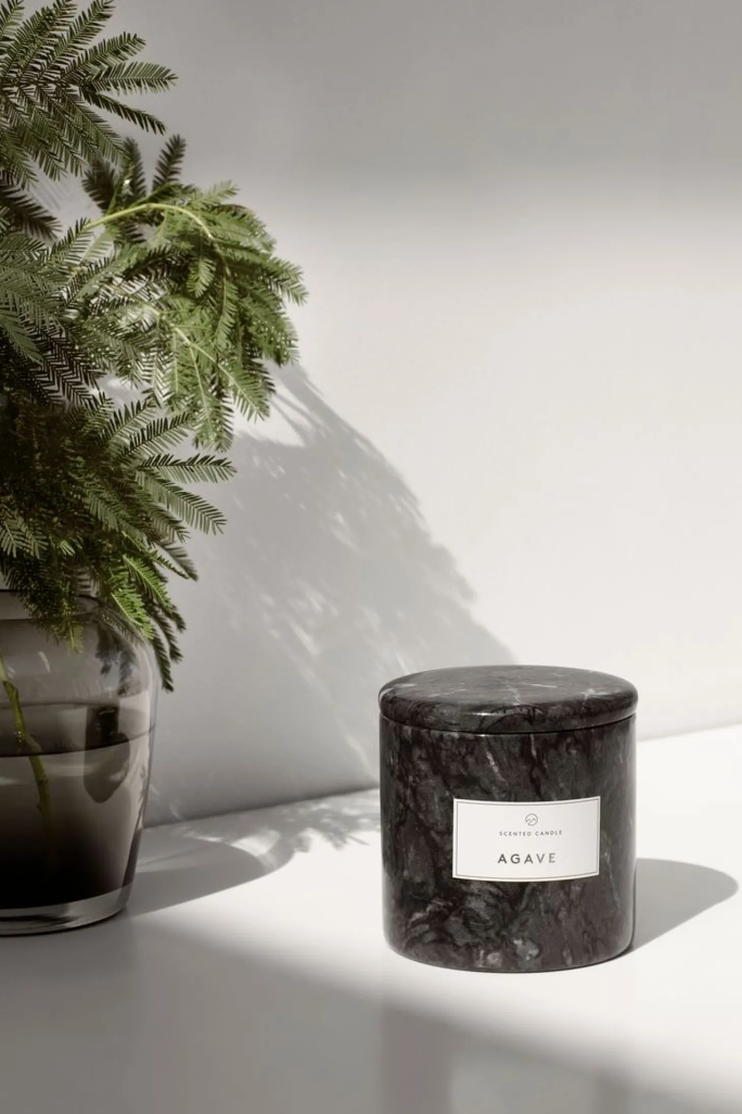 Blomus Duftkerze Frable Höhe 11 cm Sharkskin, Duft: Tonga