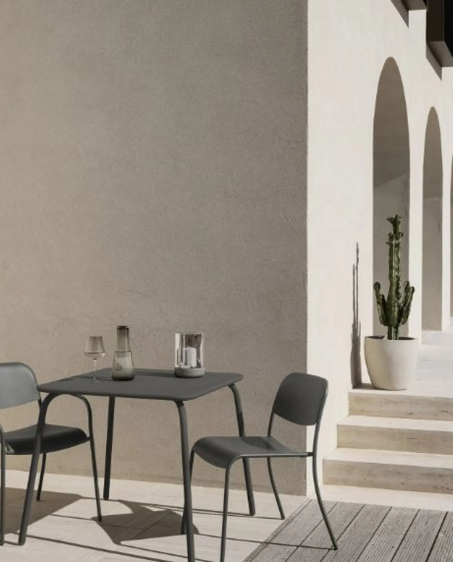 Blomus Hochwertiger Garten Bistrotisch YUA Granite Gray