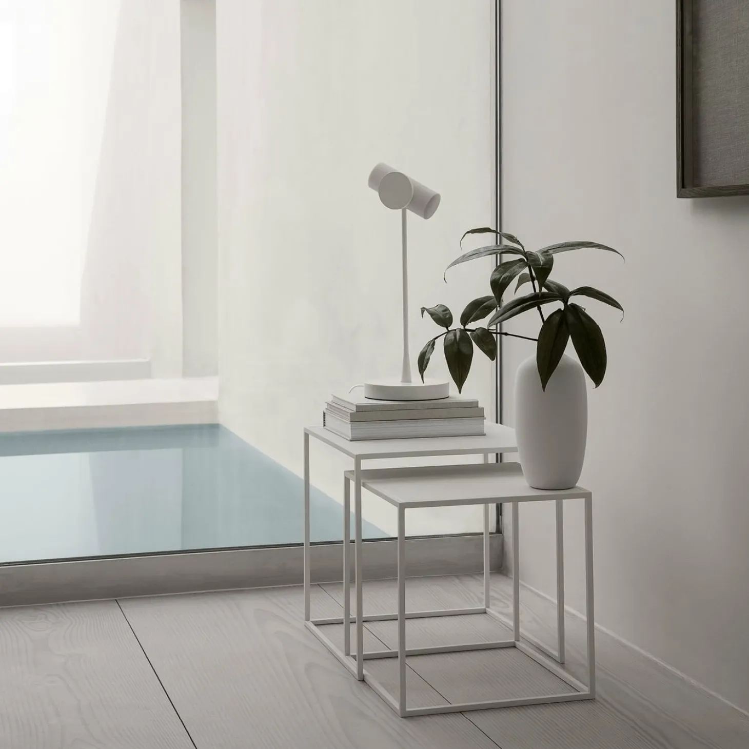 Blomus Minimalistische Schreibtischleuchte STAGE Lily White