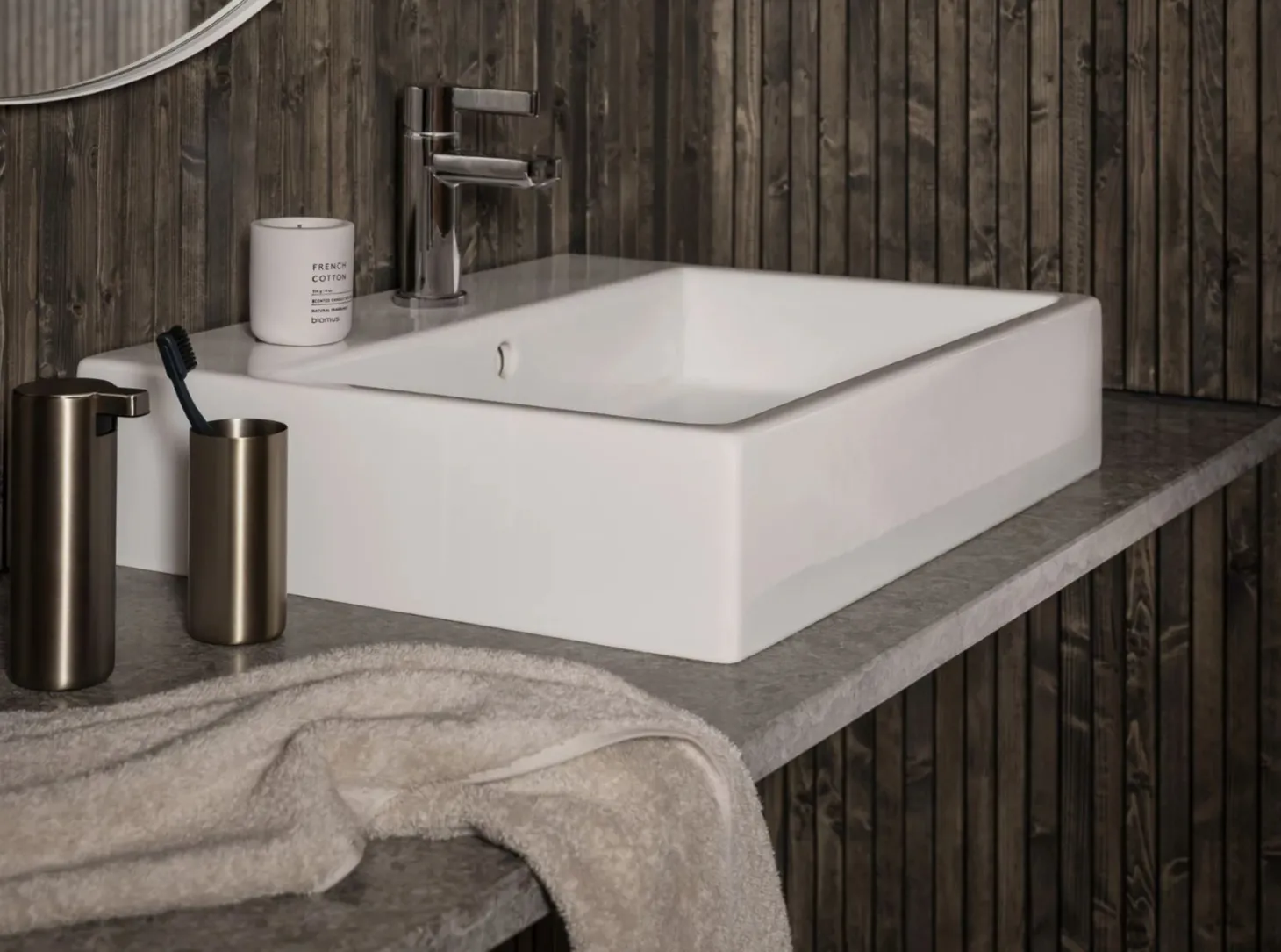 Blomus Modo Zahnputzbecher brass, metallic finish