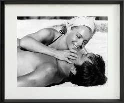 Cadr Aven Bild im RahmenPrestige - La Piscine 50*60 cm weiß