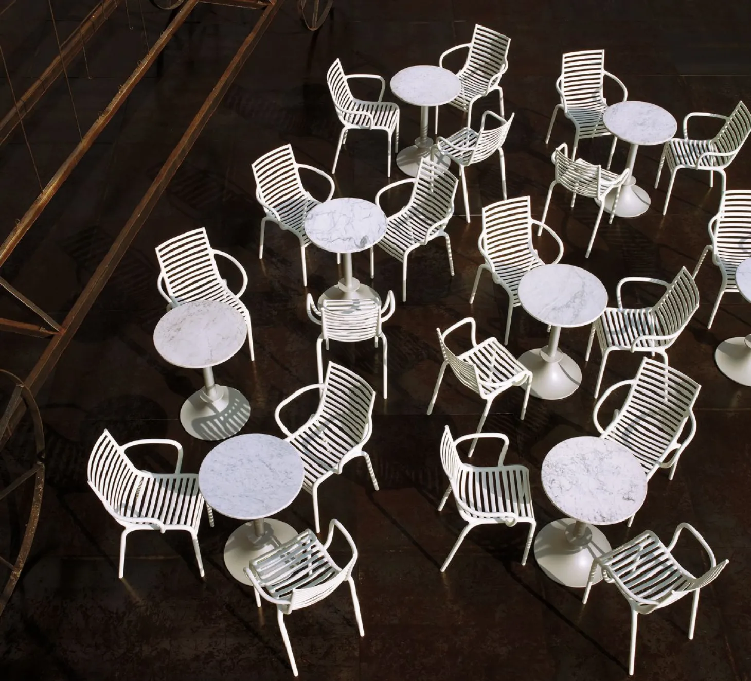 Driade Gartenbeistelltisch Lord Yi schwarz/Mamor