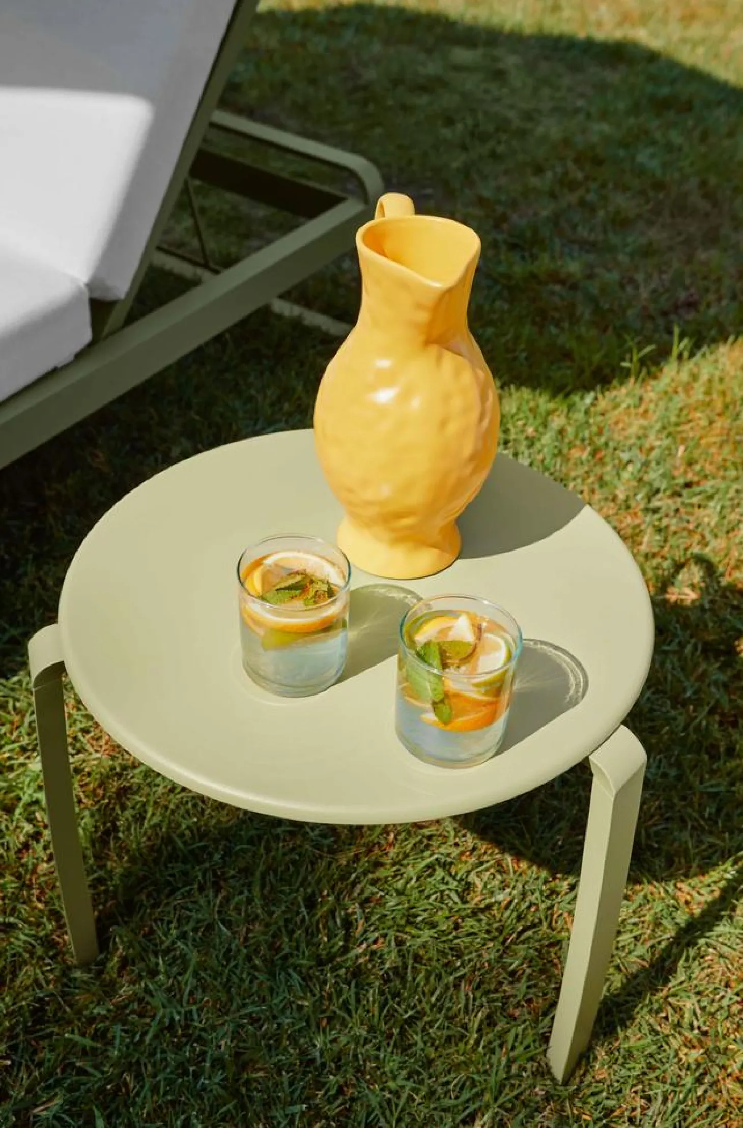 Fermob Alizé Beistelltisch Ø48 cm Honig