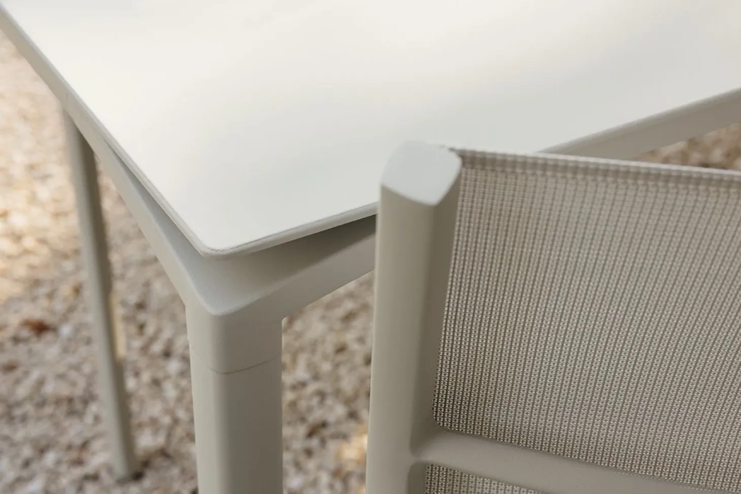 Fermob Calvi Tisch 195x95 Chili