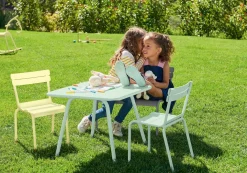 Fermob Kinderstuhl Luxembourg Kid aus Aluminium Zederngrün