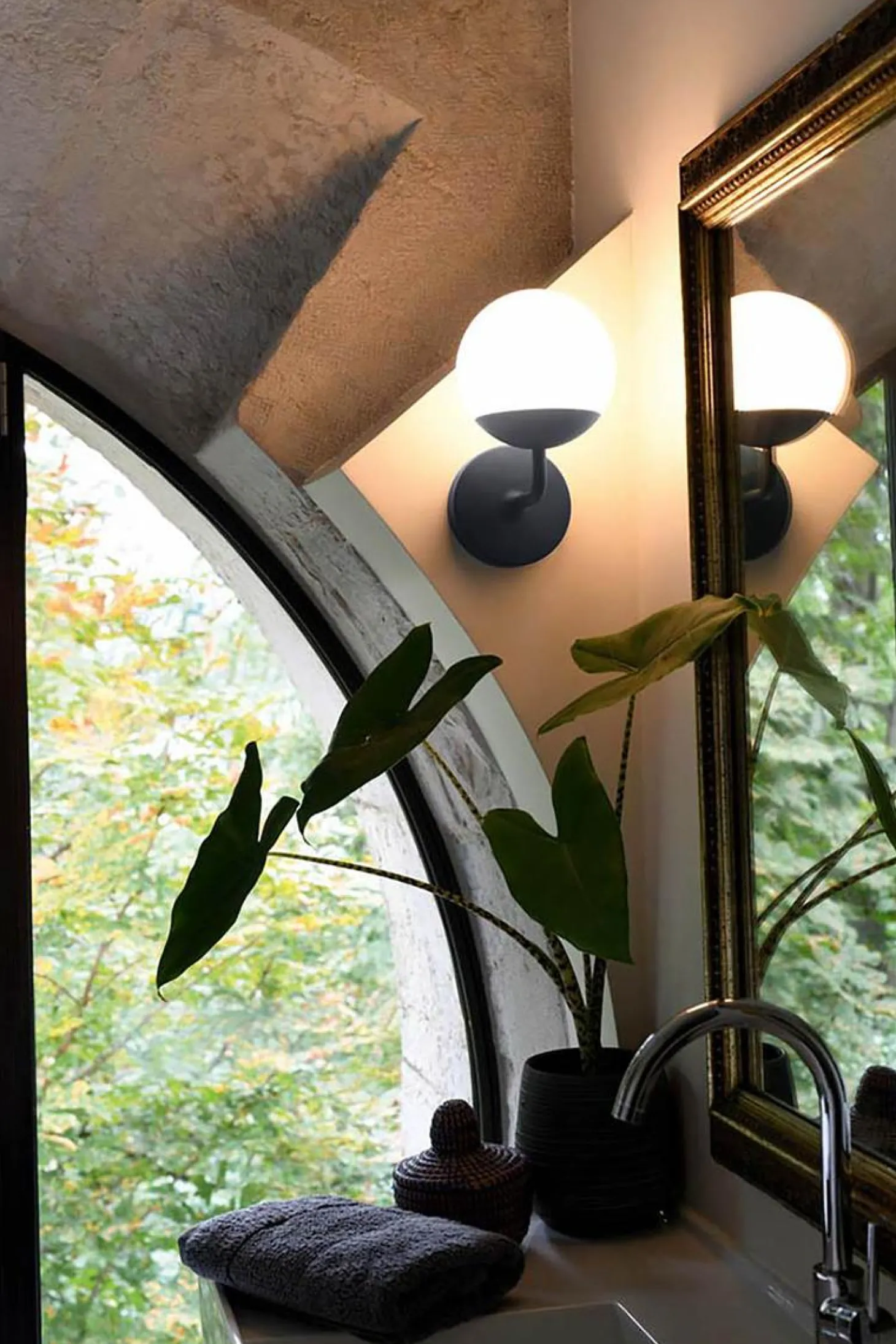 Fermob MOOON! Wandleuchte Glas Ø15 cm Kaktus