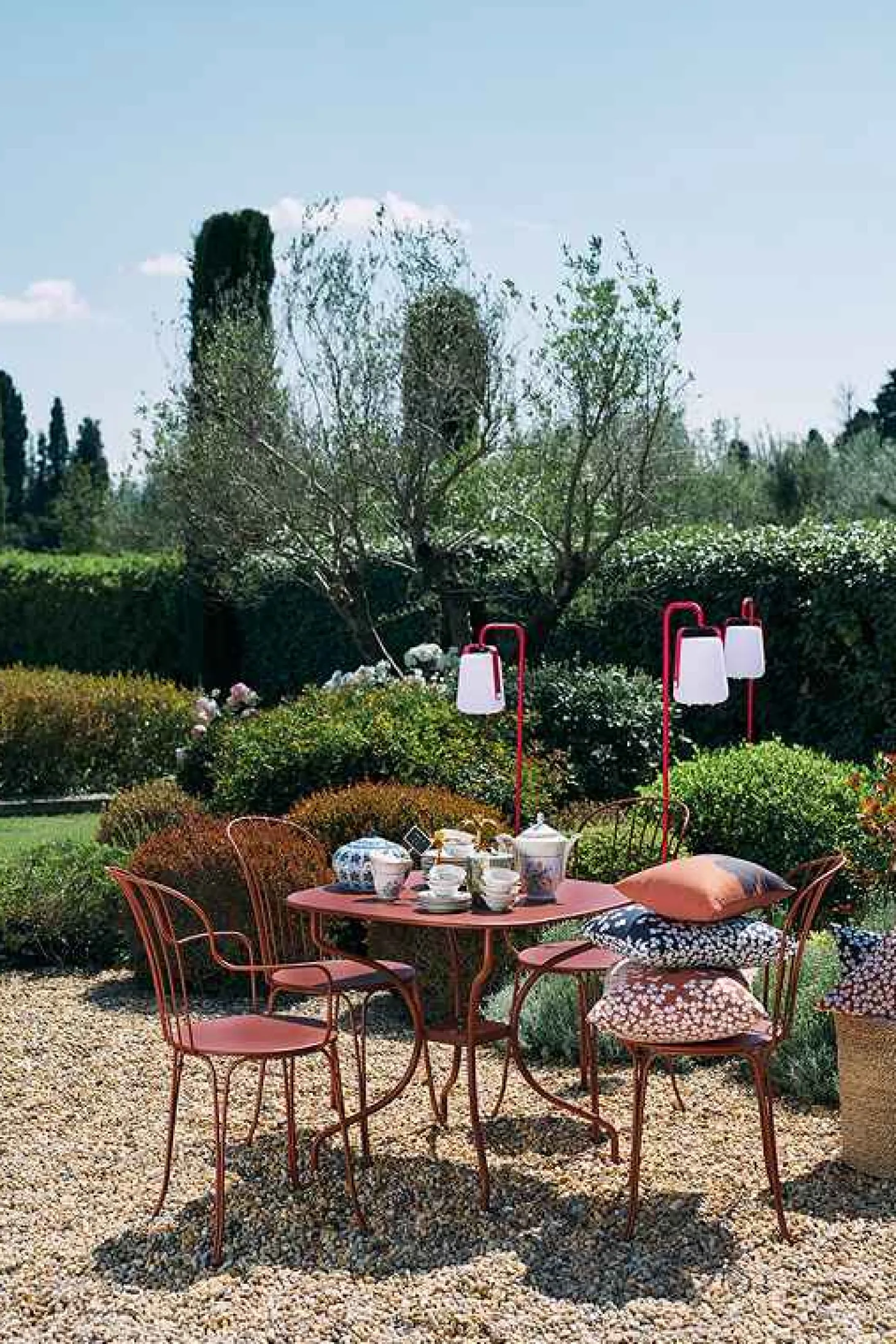 Fermob Opéra+ Outdoor Sessel Lehmgrau