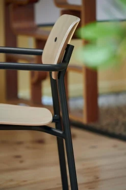 Fermob Studie Sessel Holz mit Armlehne Marshmallow