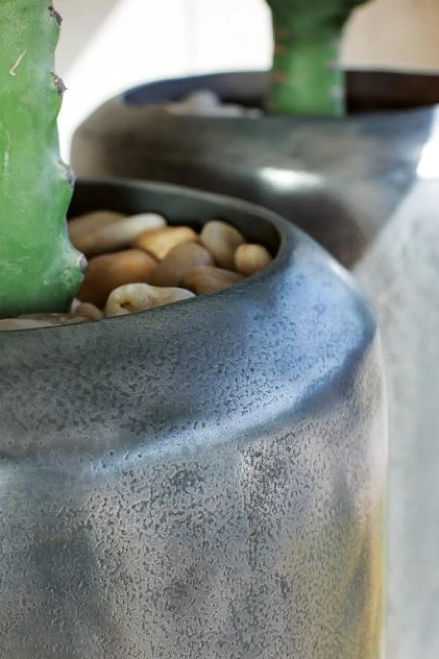 Fleur Ami Loft Bodengefäß für hochgewachsene Pflanzen Ø 30 cm, Höhe 80 cm black iron