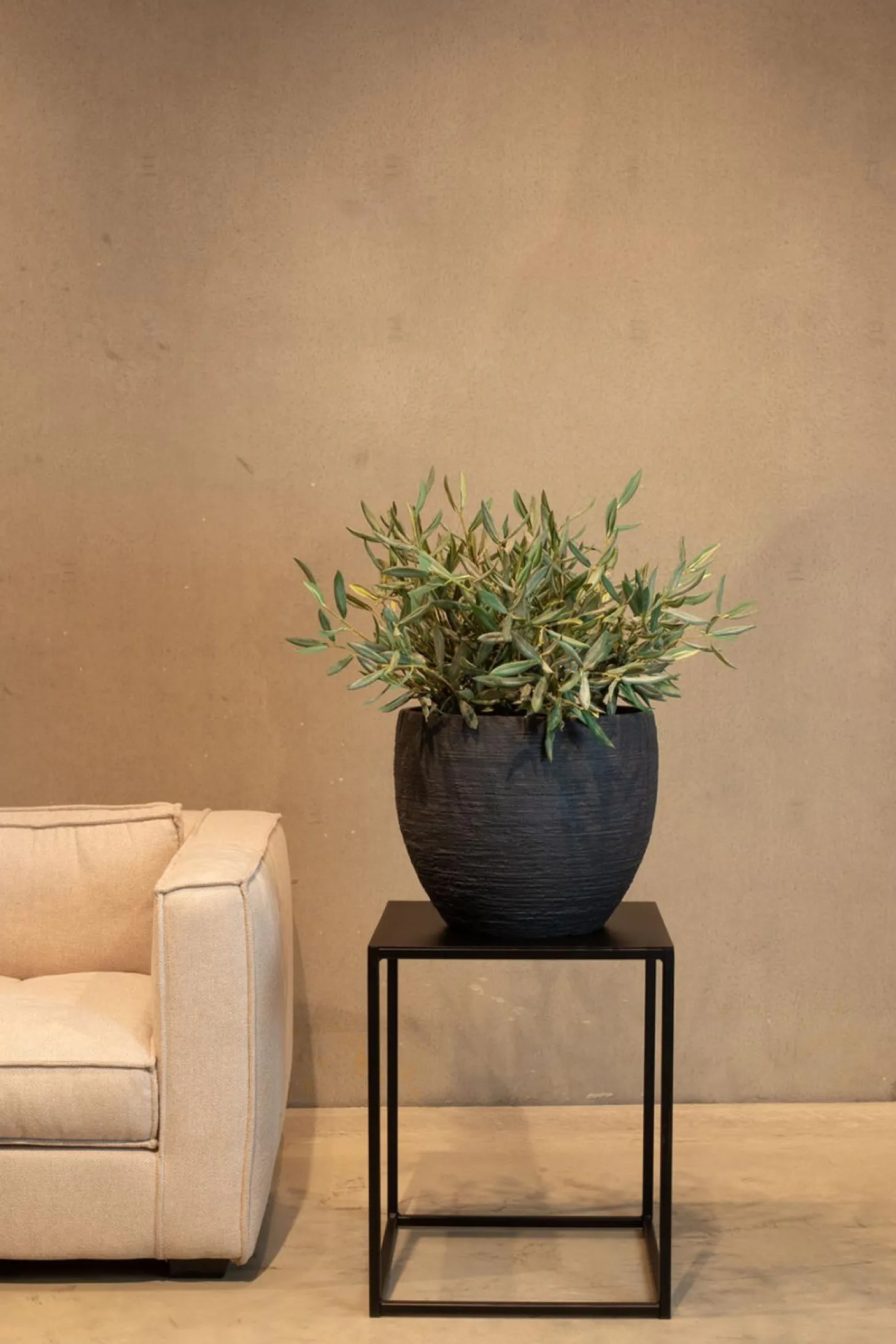 Fleur Ami Pottery runder Blumentopf wellenartige Struktur Ø 35 cm, Höhe 30 cm grau