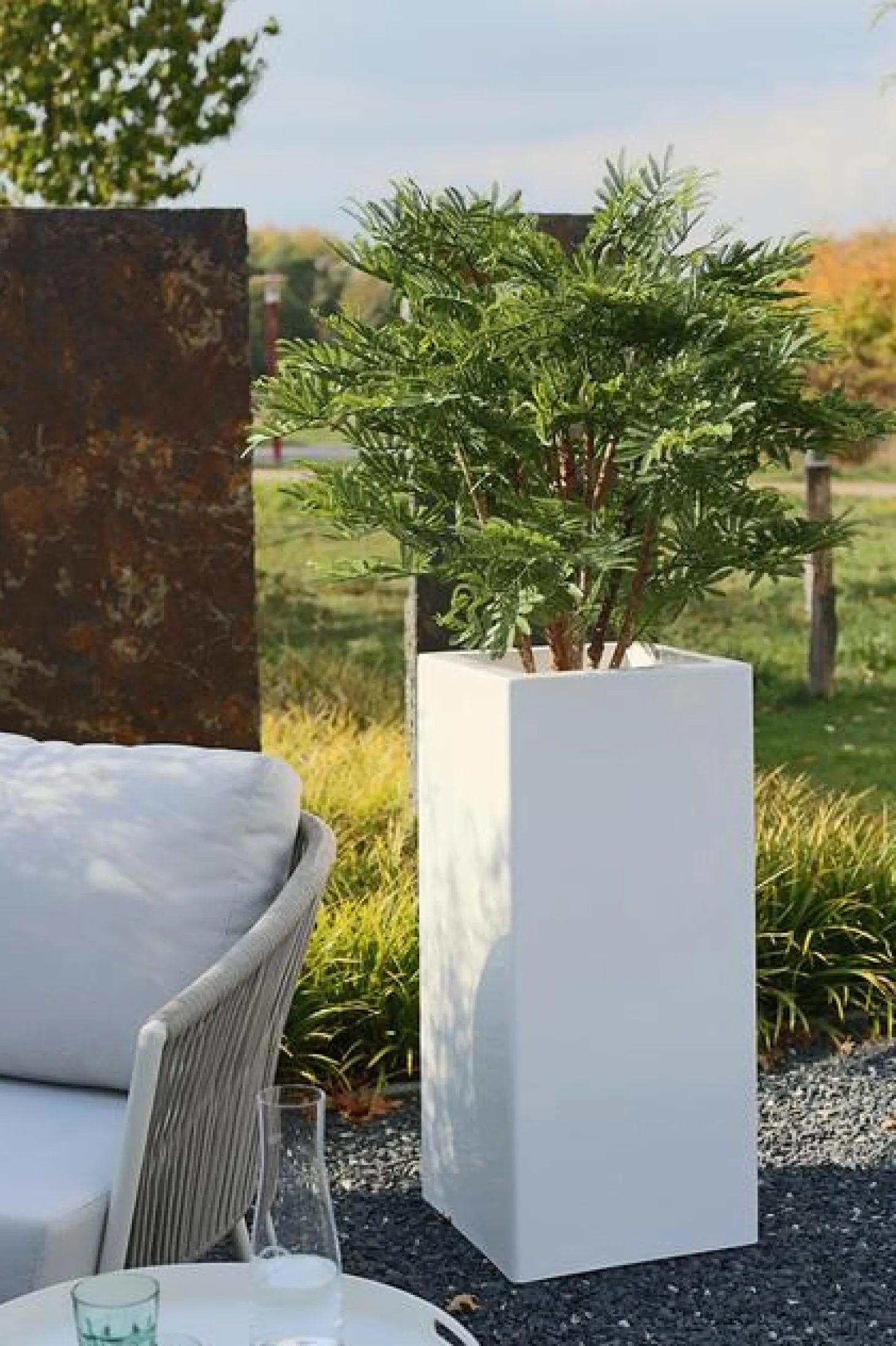 Fleur Ami Premium Tower Pflanzsäule aus Kunststoff 40 x 50 cm weiß