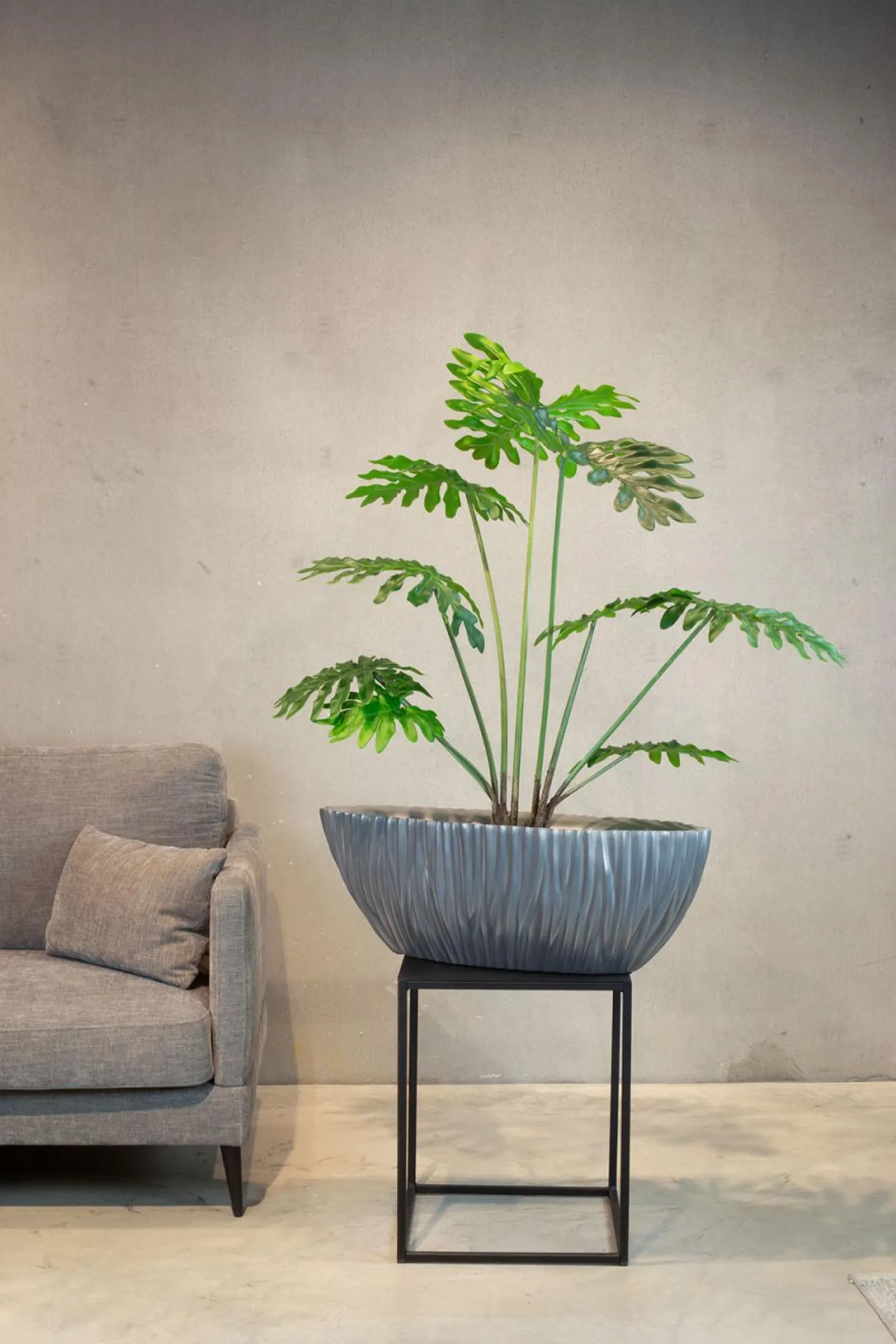 Fleur Ami River bootförmiges Tischgefäß schwarz