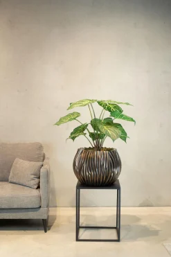 Fleur Ami River großer Übertopf - wellenartige Oberfläche Ø 45 cm, Höhe 35 cm aluminium