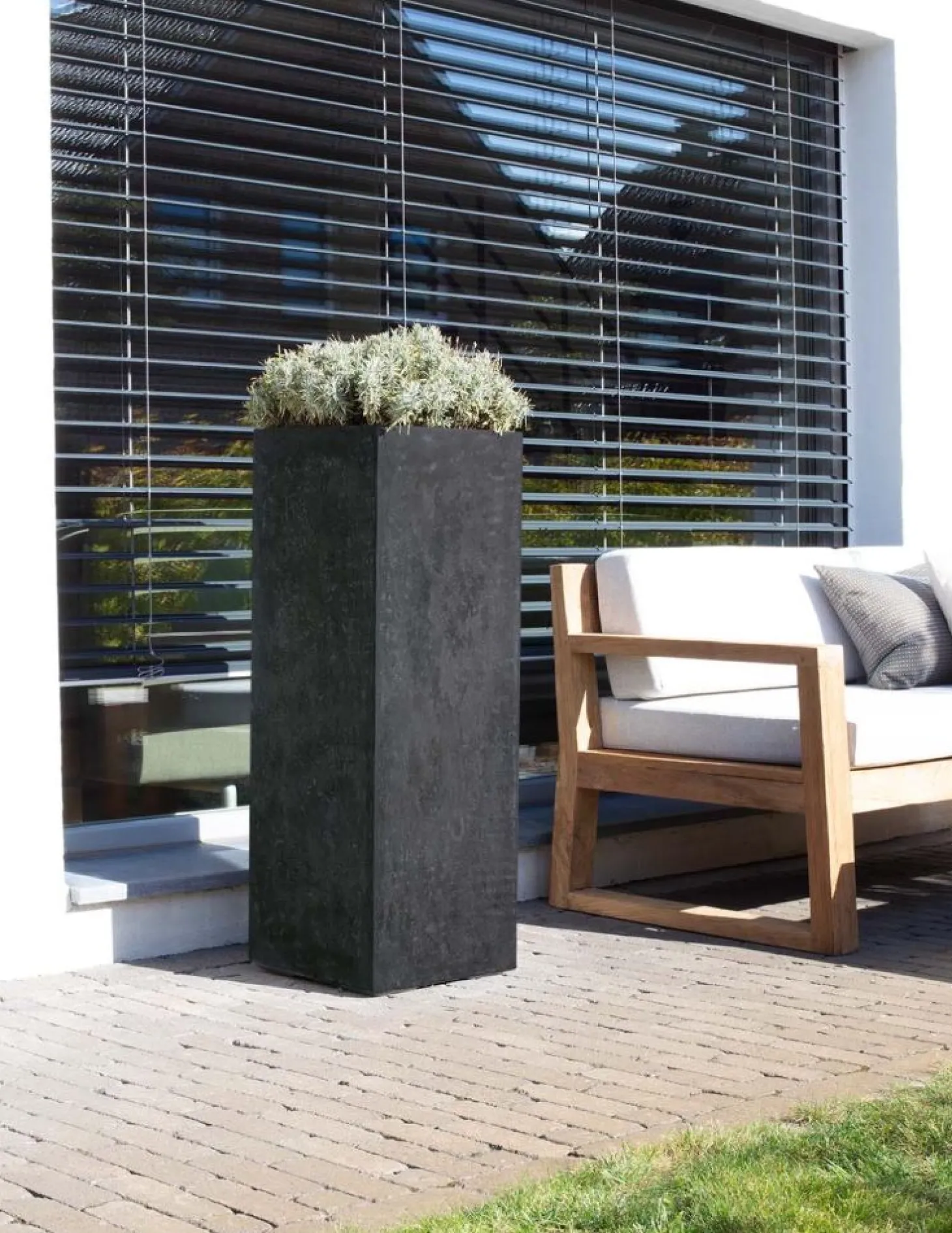 Fleur Ami Roccastone moderne Pflanzsäule aus Beton 35 x 80 cm natur beton