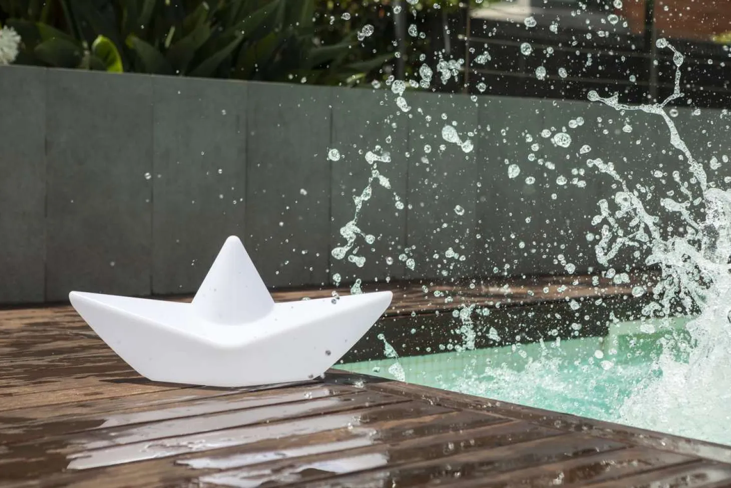 GOODNIGHT-light® LED Poollampe Boot "The Boat Lamp"