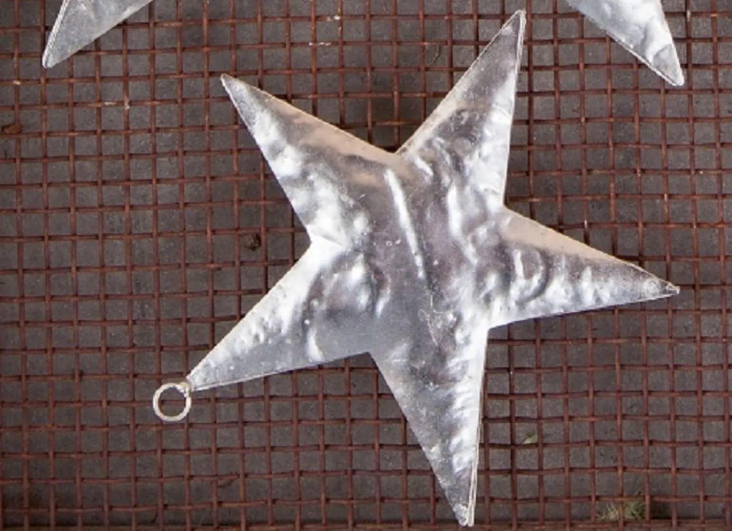 Grün Form Nickelstern hängend 11,5 cm