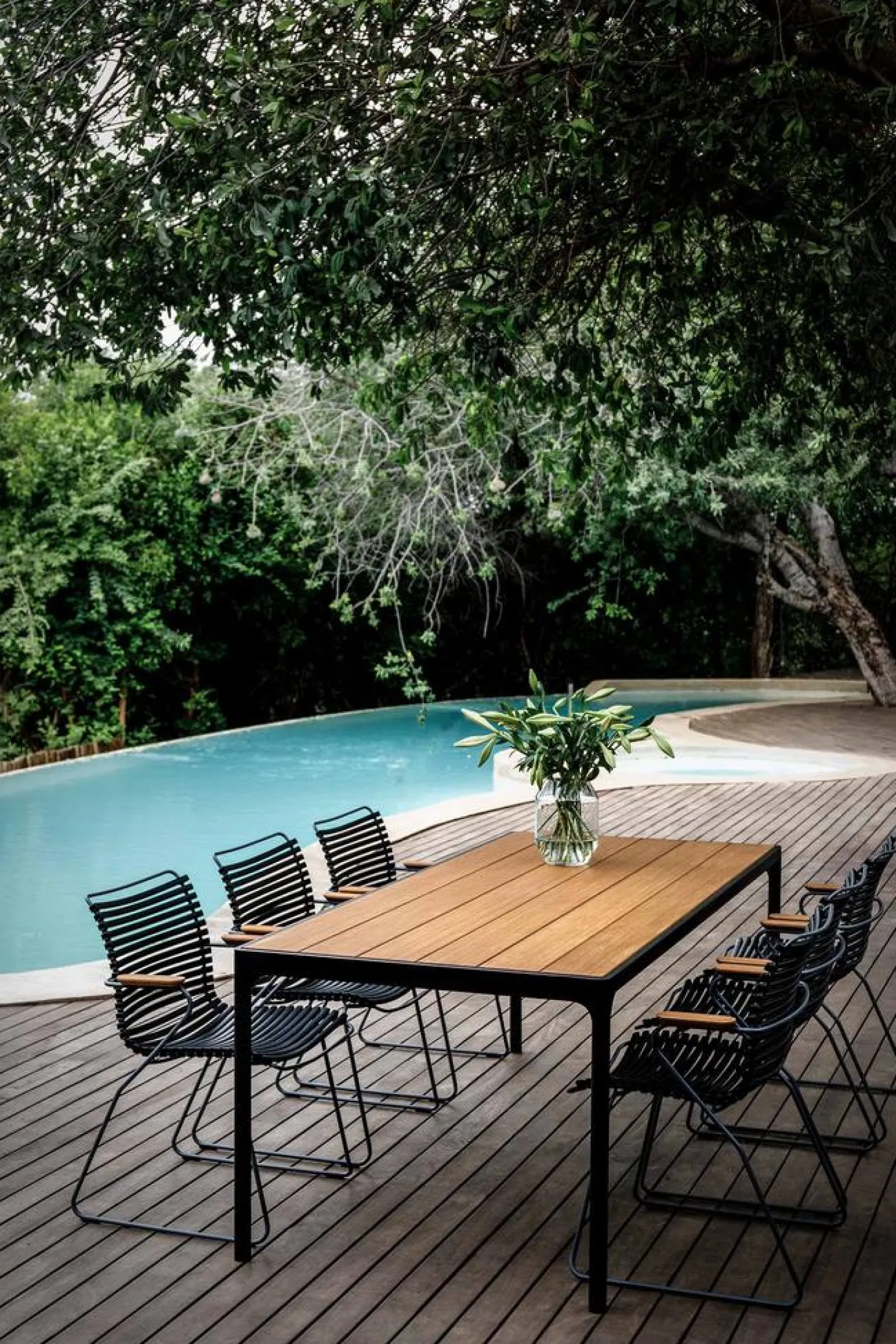 HOUE Outdoor Esstisch Four - schwarzes Gestell 160 x 90 cm