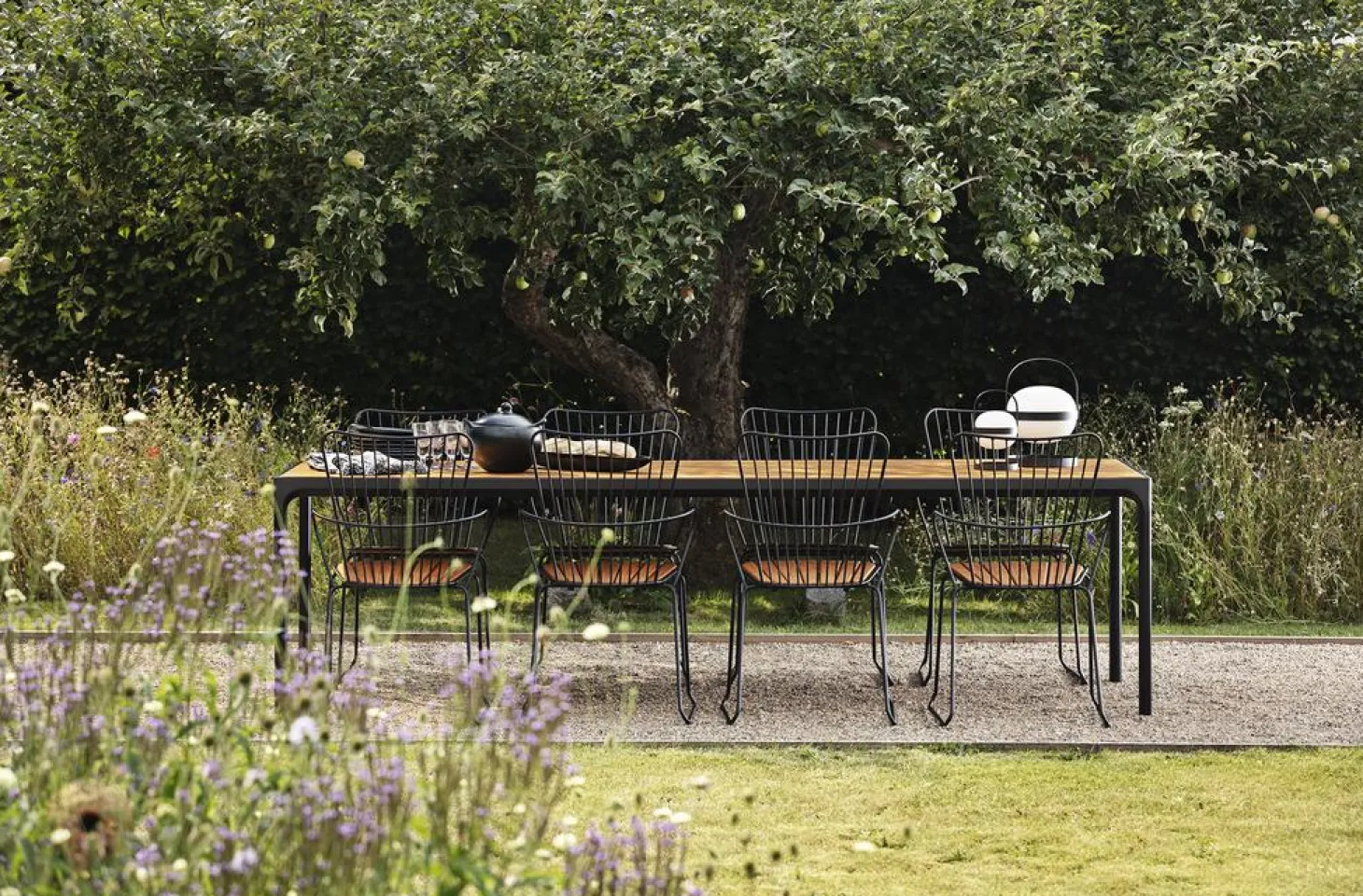 HOUE Outdoor Esstisch Four - schwarzes Gestell 160 x 90 cm