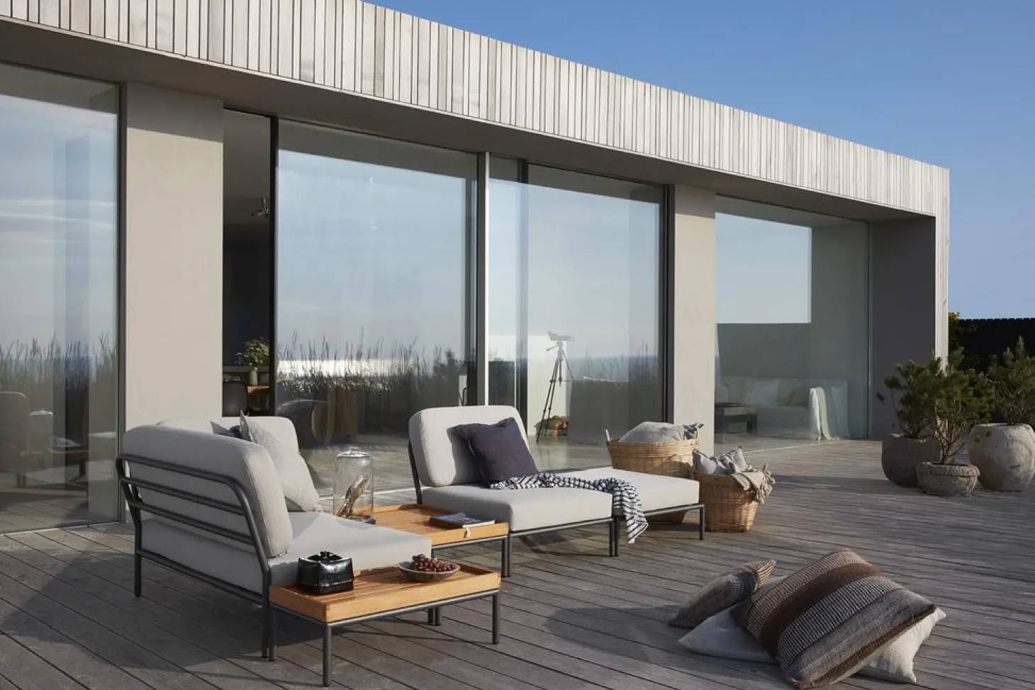 HOUE Outdoor LEVEL/LEVEL2 Beistelltisch 81x40 cm Dunkelgrau