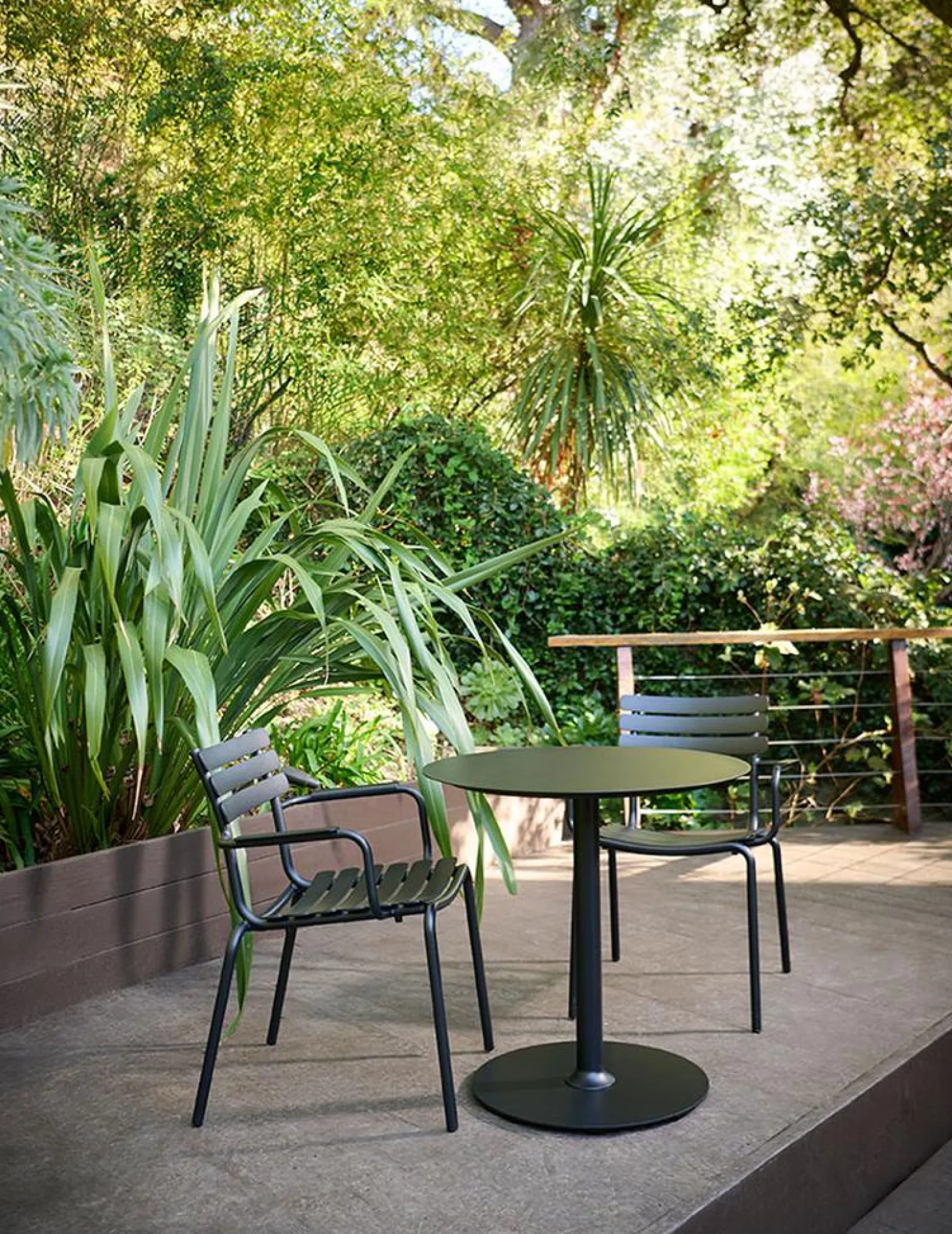 HOUE Pico Cafe-Tisch Outdoor Quadratisch Eisblau Rund Ø 64 cm