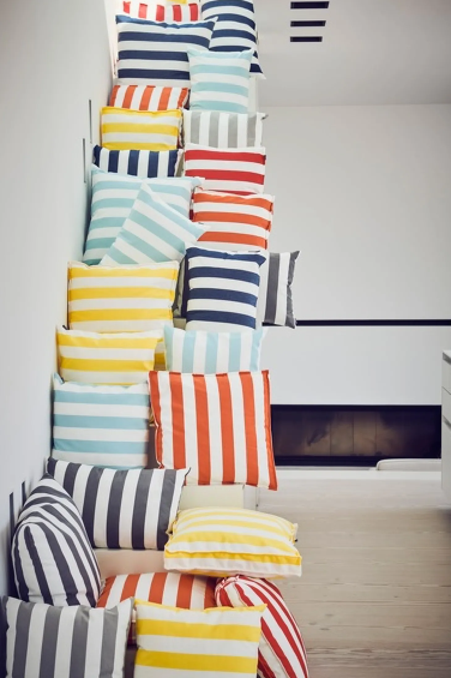 Jan Kurtz Kissen SOMNIA Streifen weiß/rot 48 x 48 cm