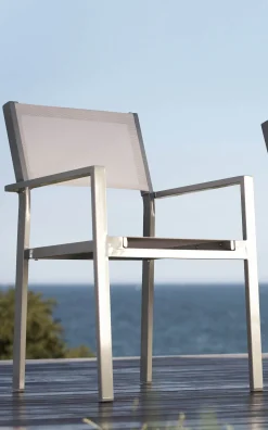 Jan Kurtz Outdoor Stapelsessel Cubic Gestell silber Bezug weiß