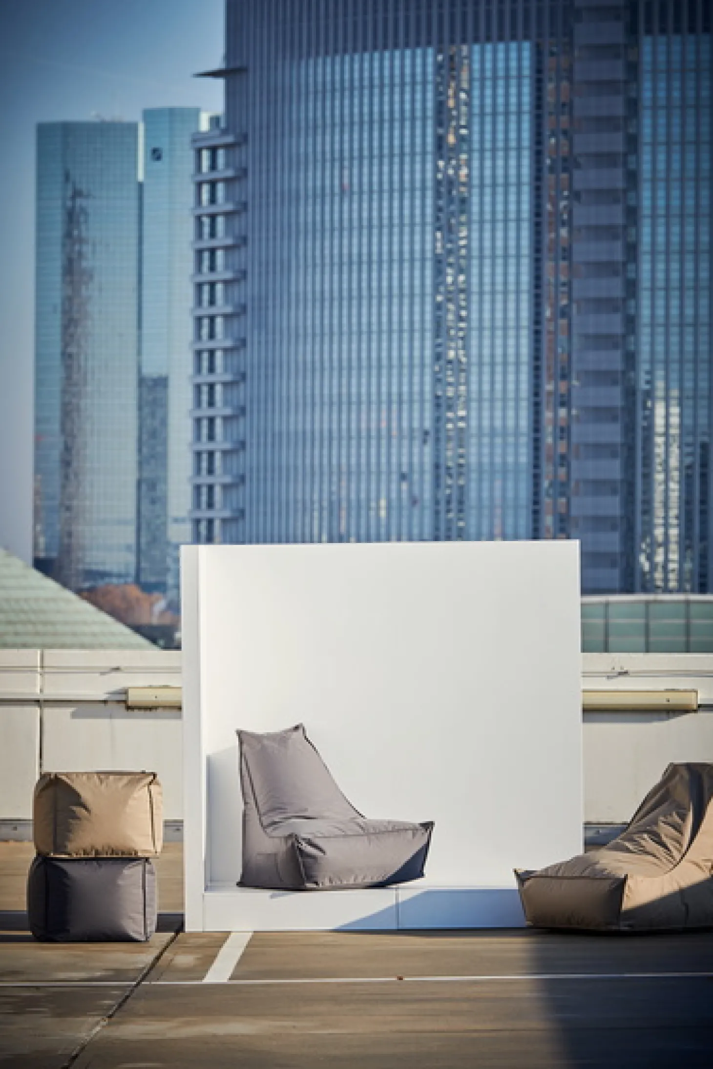 Jan Kurtz Pouf Gwen SHARE 10: Spende 10 % taupe