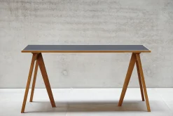 Jan Kurtz Tisch Neo Eiche massiv geölt / Linolium schwarz