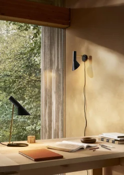 Louis Poulsen AJ Mini Tischleuchte Schwarz