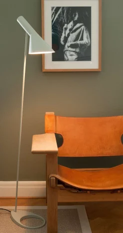 Louis Poulsen AJ Stehleuchte pale petroleum