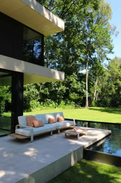 4-M Design Dox flacher Lounge Tisch mit Teak Oberfläche