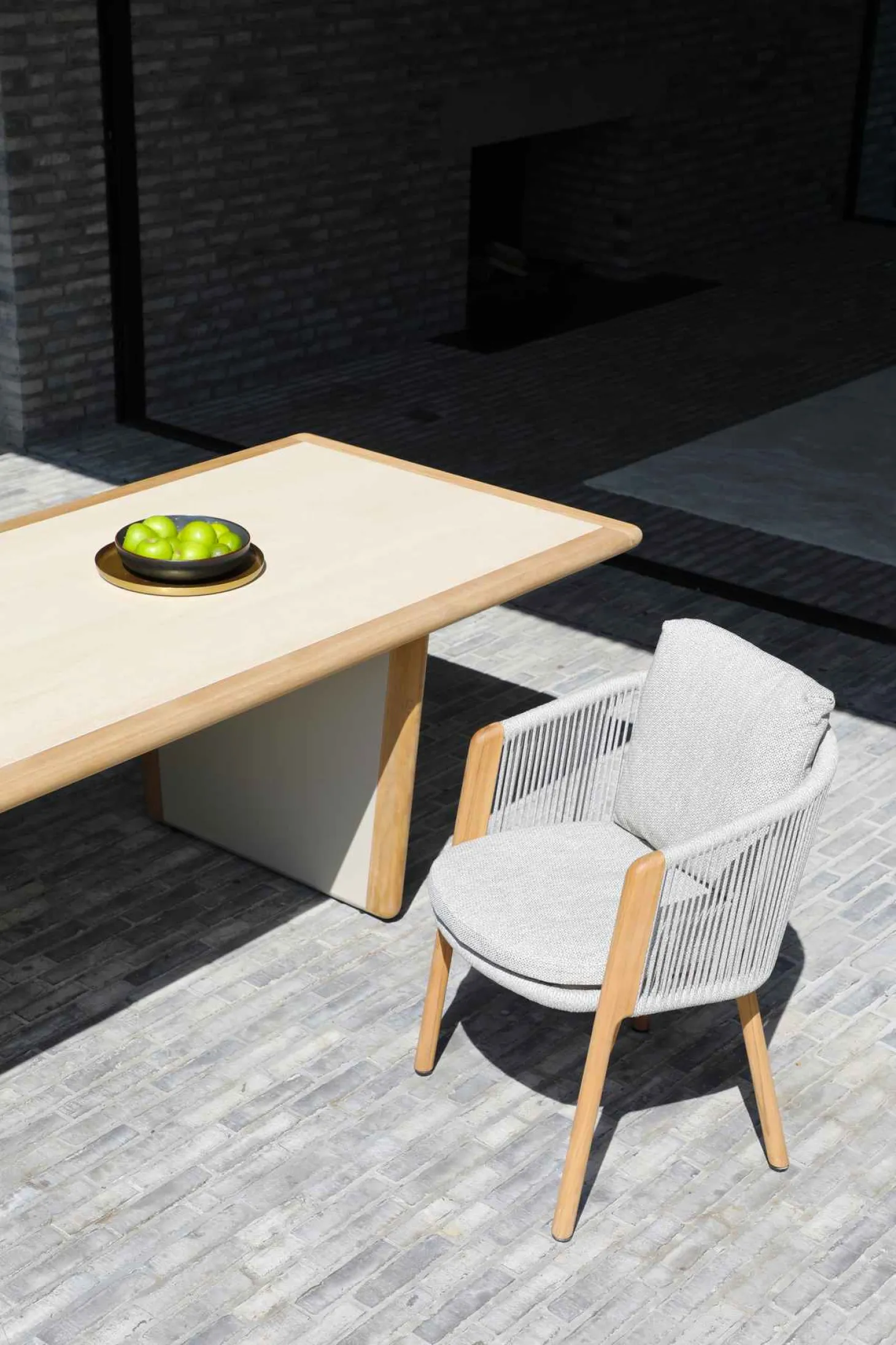 4-M Design Haven bequemer Outdoor Armlehnstuhl Mokka