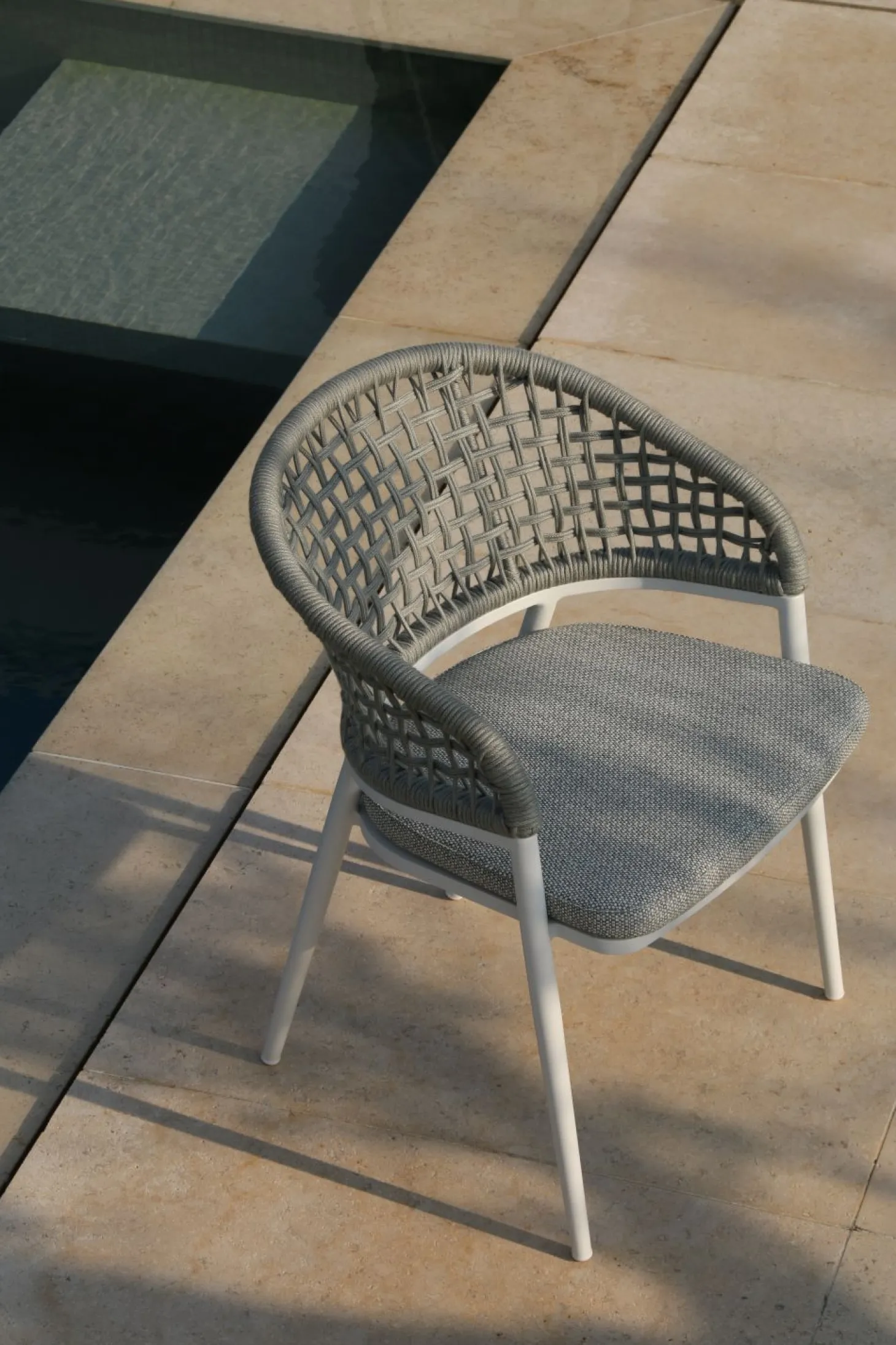 4-M Design Jack Bequemer Outdoor Polstersessel Mokka - Latte, Vertikal