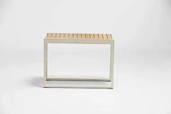 4-M Design Nest hoher Outdoor Beistelltisch aus Teak Oberfläche Mokka