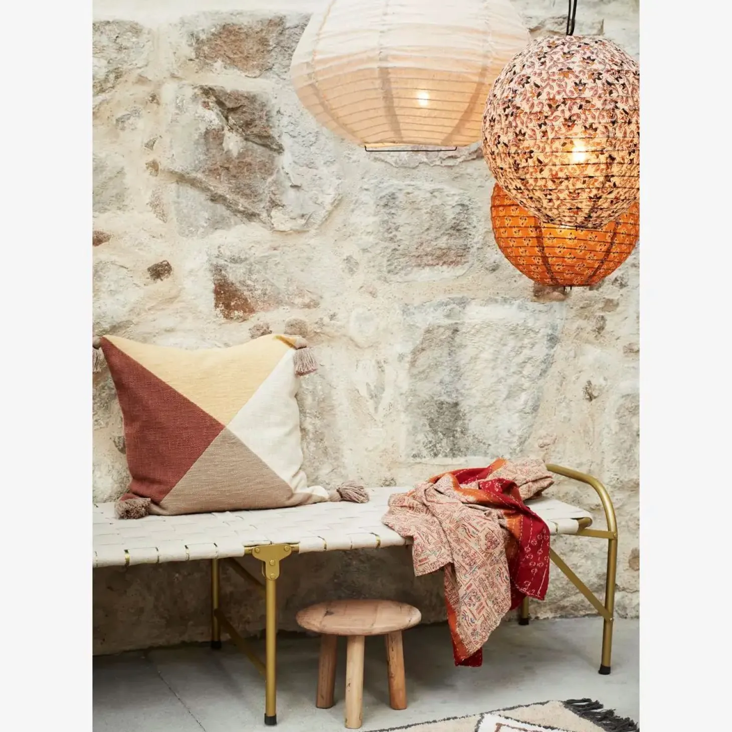 MADAM STOLTZ Kleiner Hocker aus recyceltem Holz