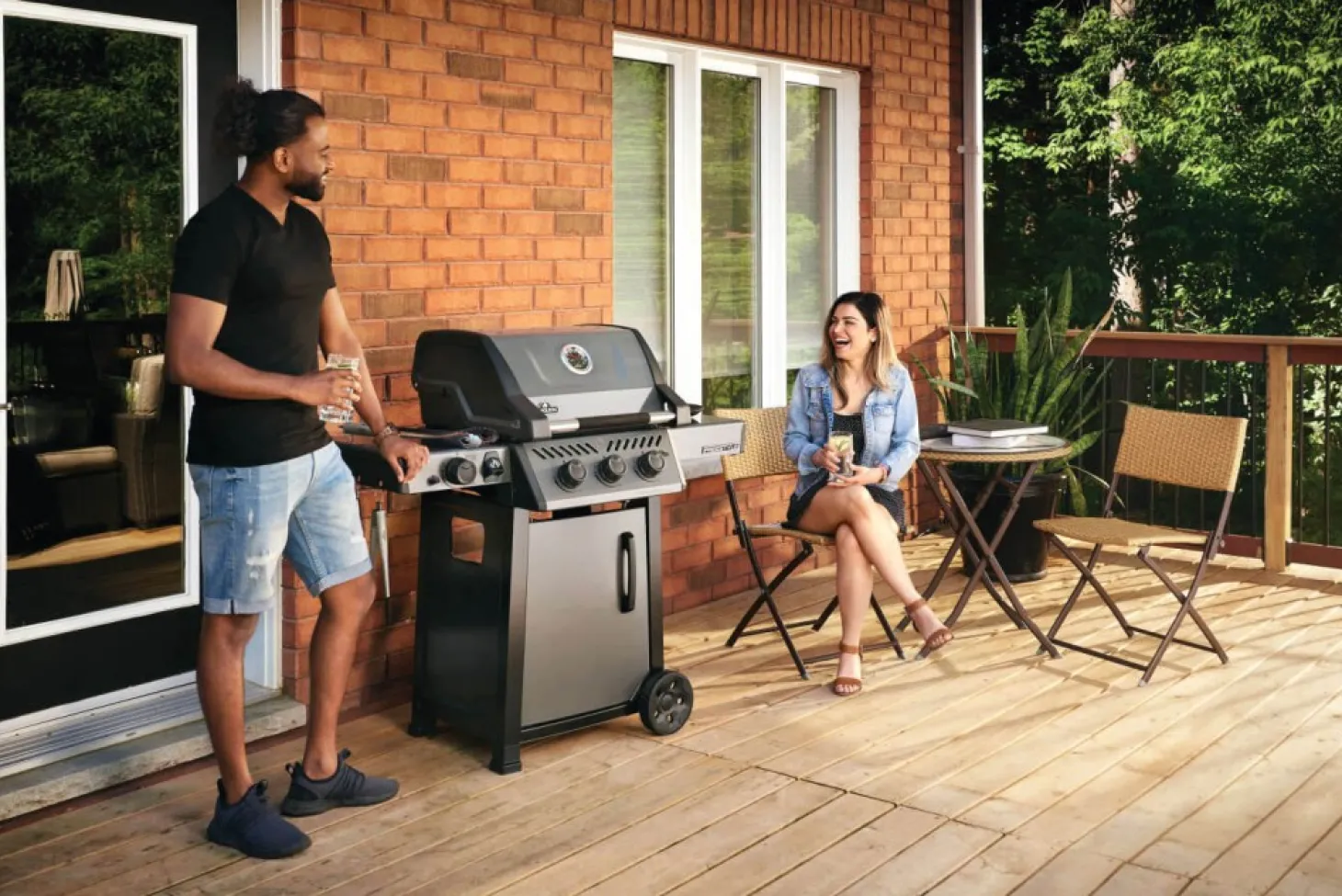 Napoleon FREESTYLE 365 DSIB- Gasgrill mit Infrarot-Seitenbrennern