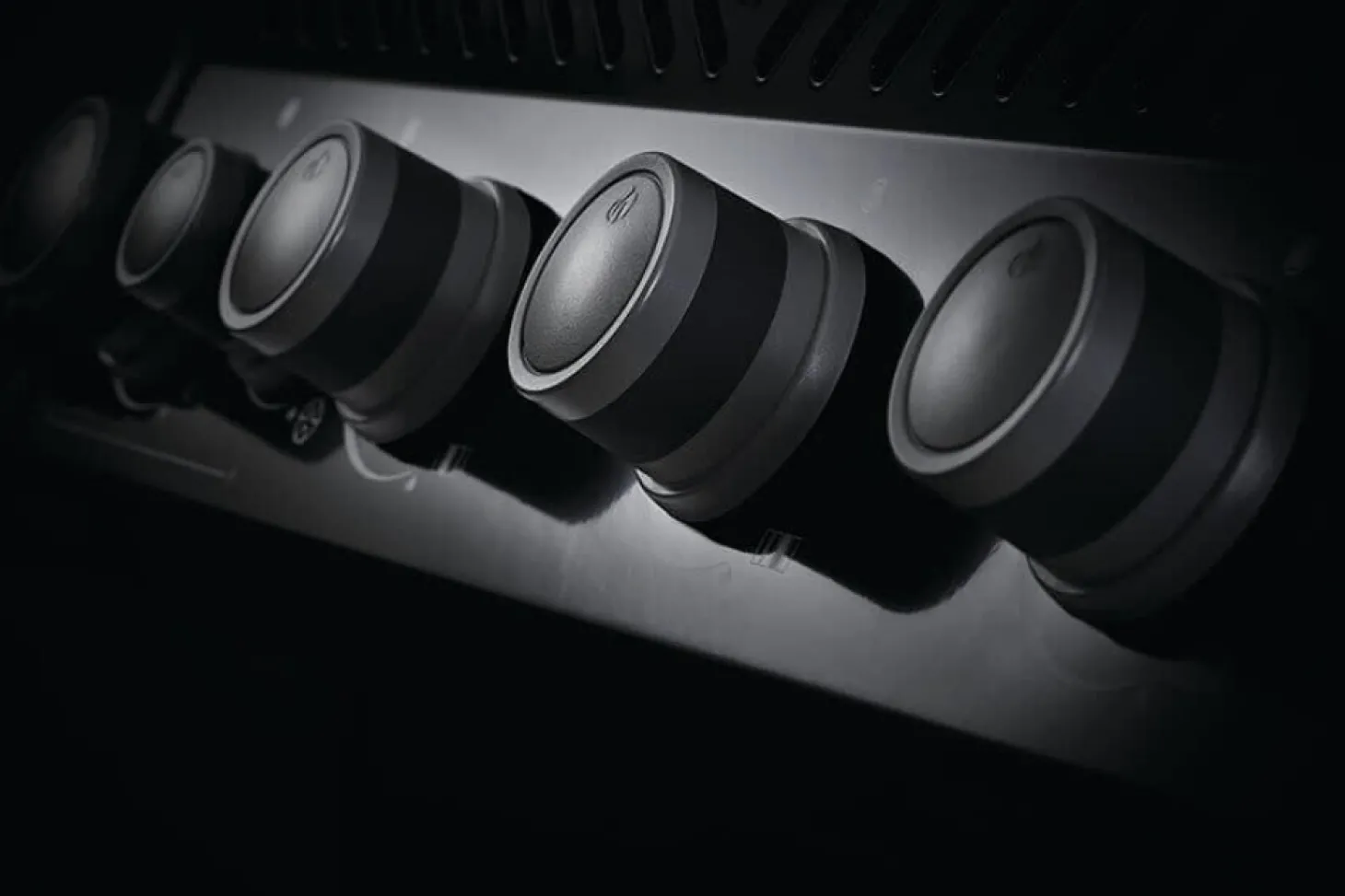 Napoleon ROGUE® 425 RSB - Gasgrill mit Seiten- und Rückbrennern