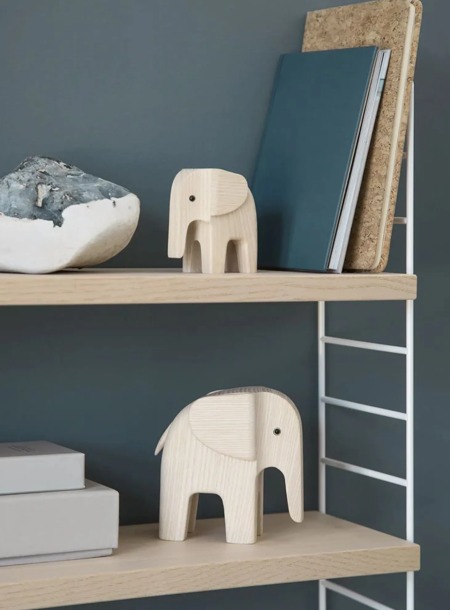 Novoform Hochwertige Dekofigur Elefant Esche natur 4 x 7,7 cm