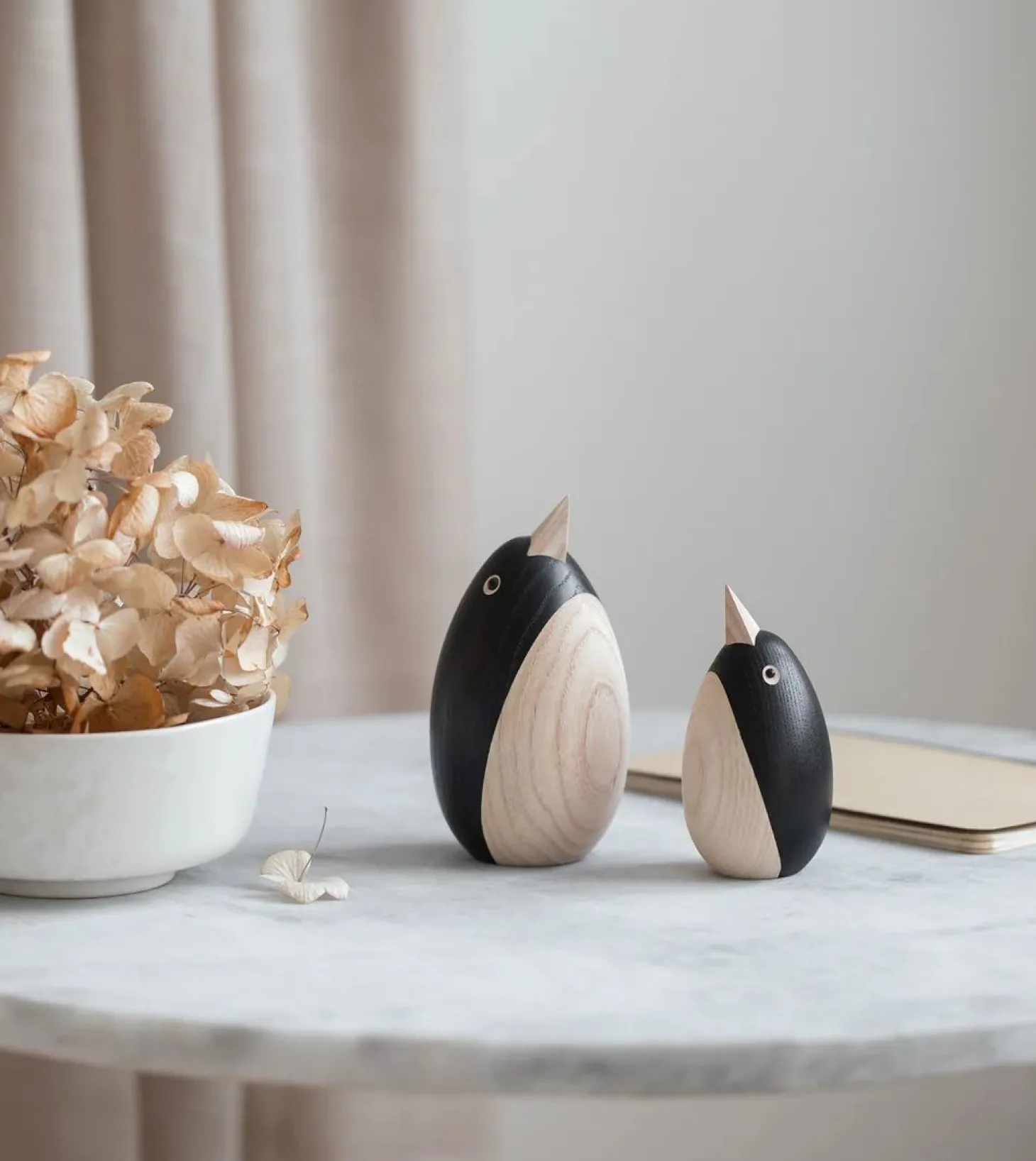 Novoform Pinguin Dekotier aus Eschenholz 4,7 x 8,5 cm