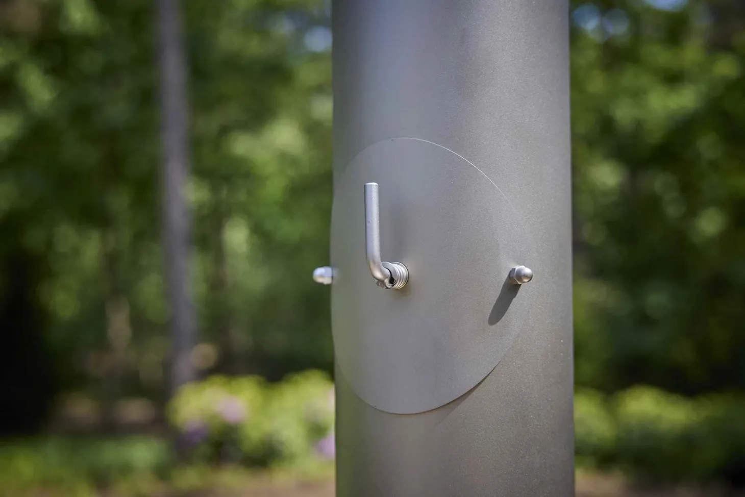 RB73 Quaruba Außenkamin Edelstahl matt Ohne Rollen 1 Seite Glas L