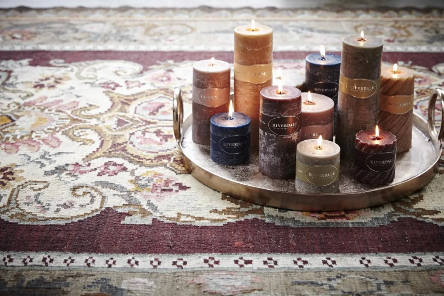 Riverdale Duftkerze ohne Duft mokka 9x9 cm glatt