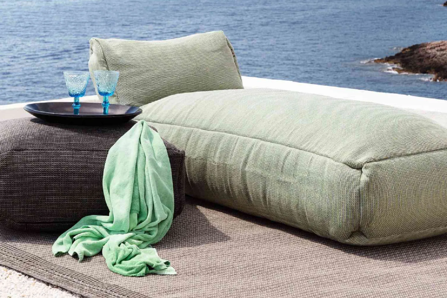 ROOLF DOTTY Cloud Sitzpouf outdoor Türkis