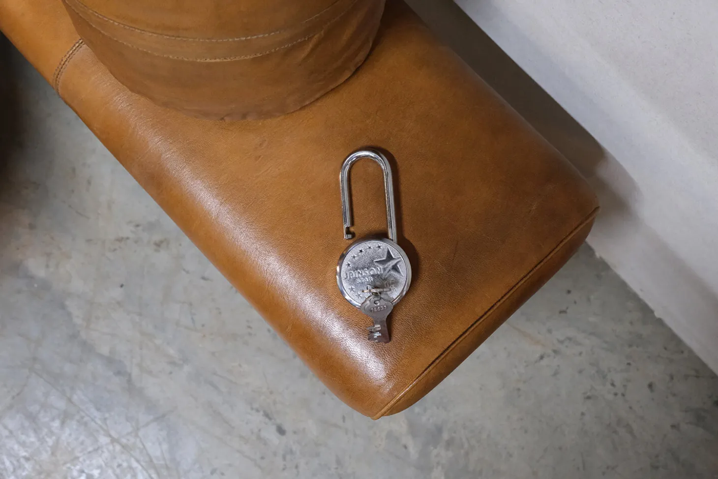 Trademark Living Geschloss mit Schlüssel