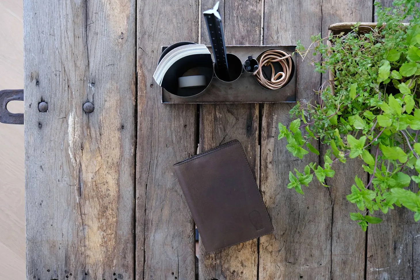 Trademark Living Manu Lederumschlag dunkelbraun