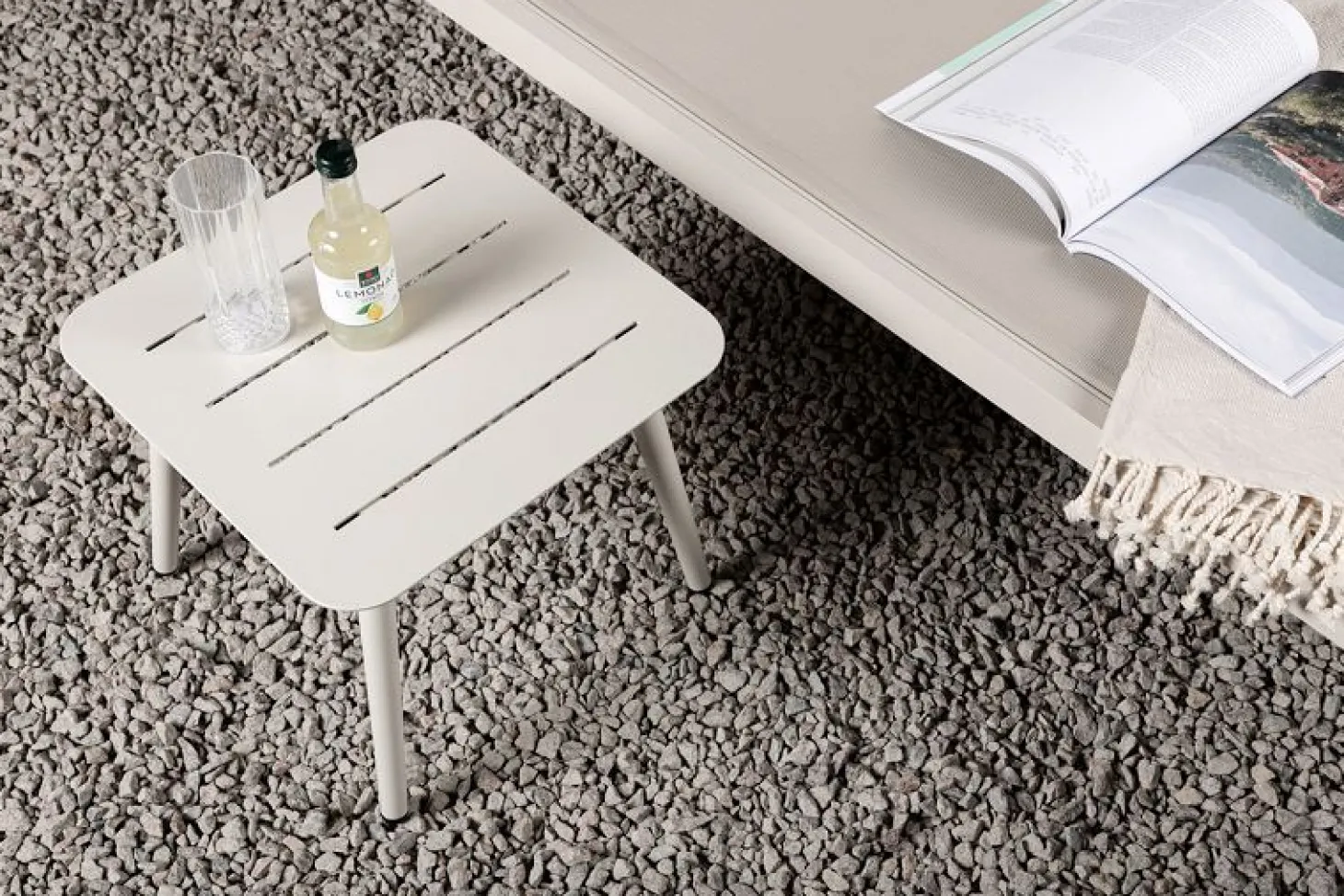 Venture Design Outdoor Beistelltisch Lina 40 x 40 cm Beige