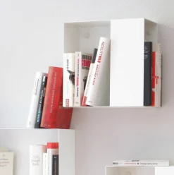 vonbox BOX S Wandregal für Bücher
